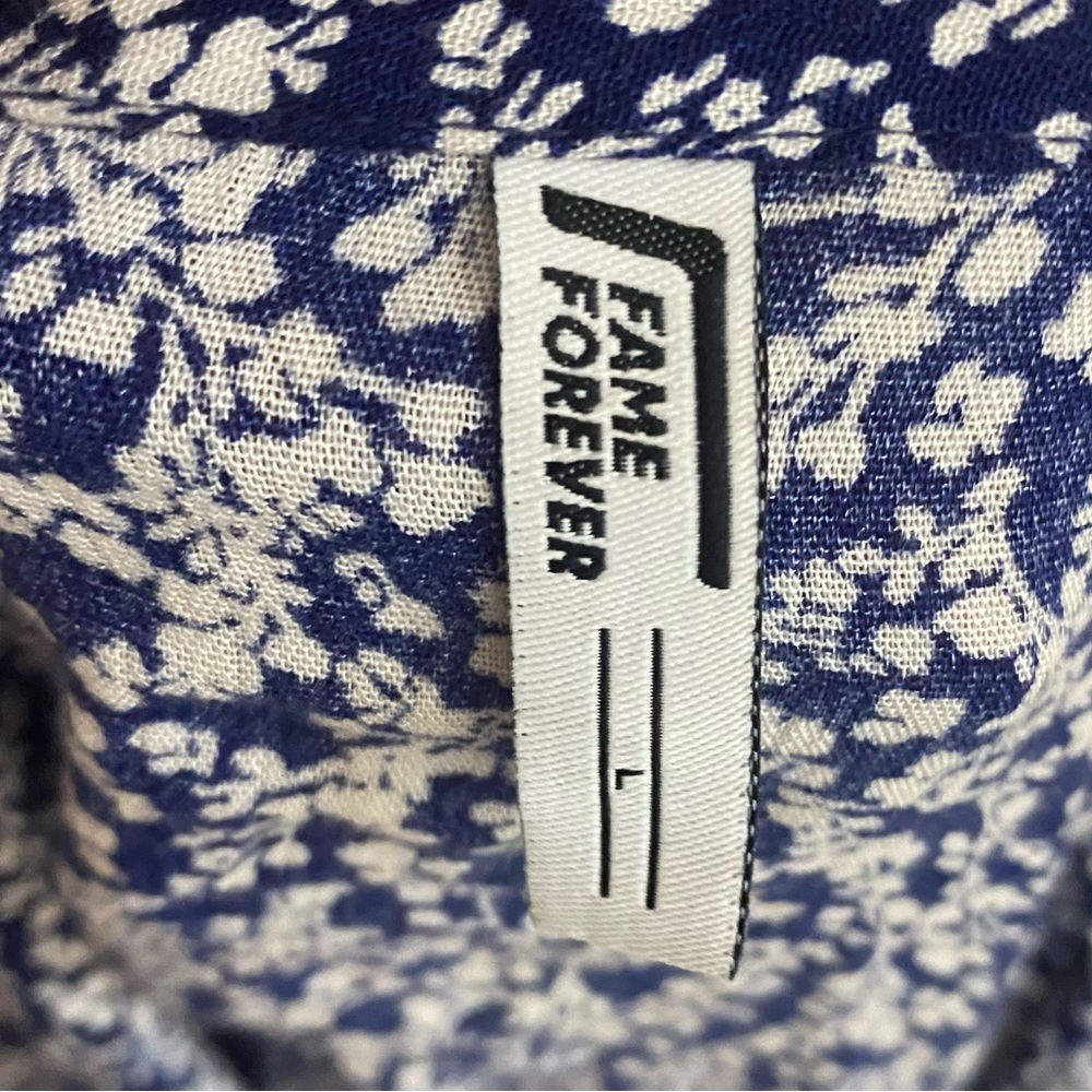 Fame Forever Blue Floral Button-Up Blouse Flowy Sleeves Cropped Women’s Large - Picture 5 of 5